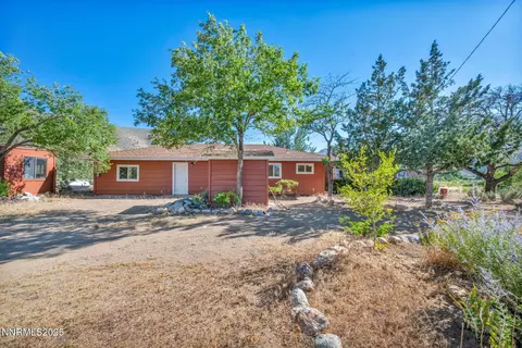 547 N River Ln, Coleville, CA 96107