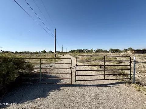 225 Union Ln, Fallon, NV 89406 photo 2