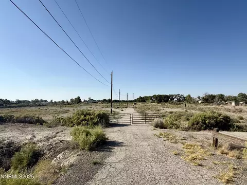 225 Union Ln, Fallon, NV 89406