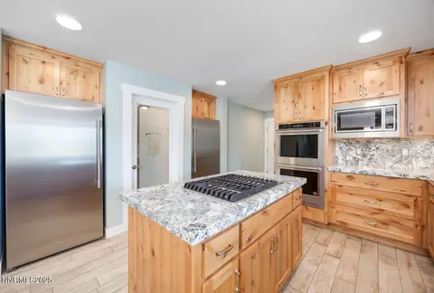 Kitchen - 2011 Silver Cir, Fallon, NV 89406 photo 2 of 2