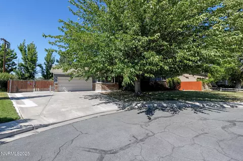 1095 Maplewood Dr, Reno, NV 89509