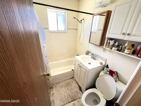 Bath - 985 E Taylor St, Reno, NV 89502 photo 2 of 2