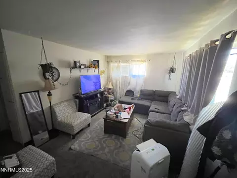 Living - 985 E Taylor St, Reno, NV 89502 photo 2 of 2