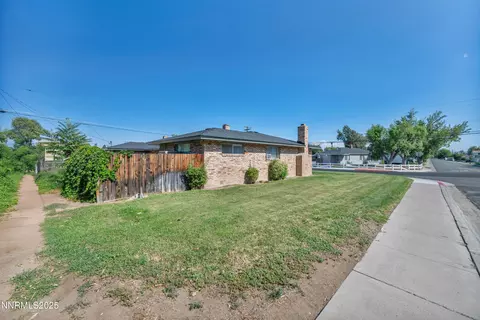 Exterior - 905 E Taylor St, Reno, NV 89502 photo 2 of 2
