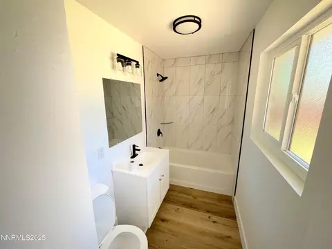 Bath - 905 E Taylor St, Reno, NV 89502 photo 2 of 3
