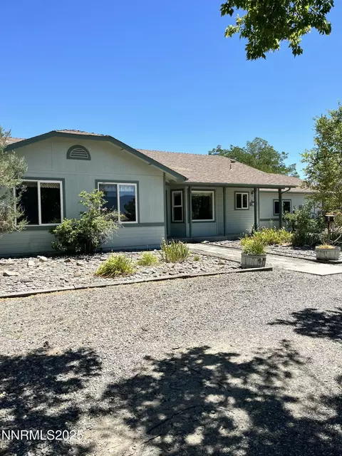 2819 Squires St, Minden, NV 89423