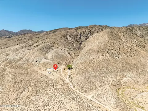 1 Cory Canyon Rd, Hawthorne, NV 89415