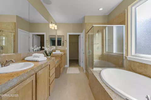 Bath - 650 Caspian Ct, Reno, NV 89521 photo 1 of 6