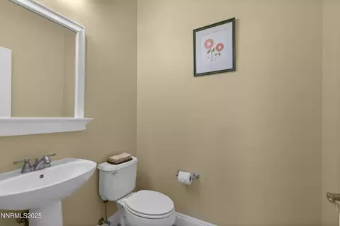 Bath - 650 Caspian Ct, Reno, NV 89521 photo 6 of 6