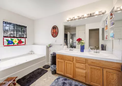 Bath - 714 Noel Ln, Fallon, NV 89406 photo 2 of 3