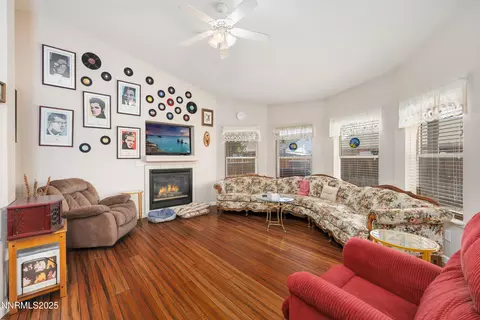 Living - 714 Noel Ln, Fallon, NV 89406 photo 1 of 2