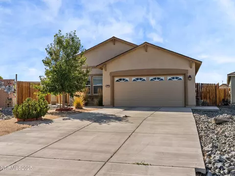 242 Red Oak Dr, Fernley, NV 89408