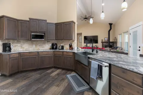 Kitchen - 4928 Oran Rd, Fallon, NV 89406 photo 2 of 3