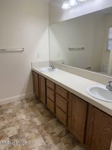Bath - 667 Keppel St, Fallon, NV 89406 photo 4 of 5