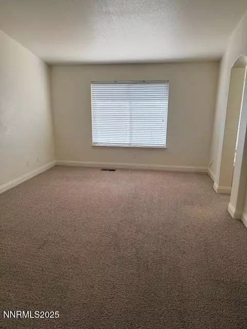 Living - 667 Keppel St, Fallon, NV 89406 photo 4 of 4