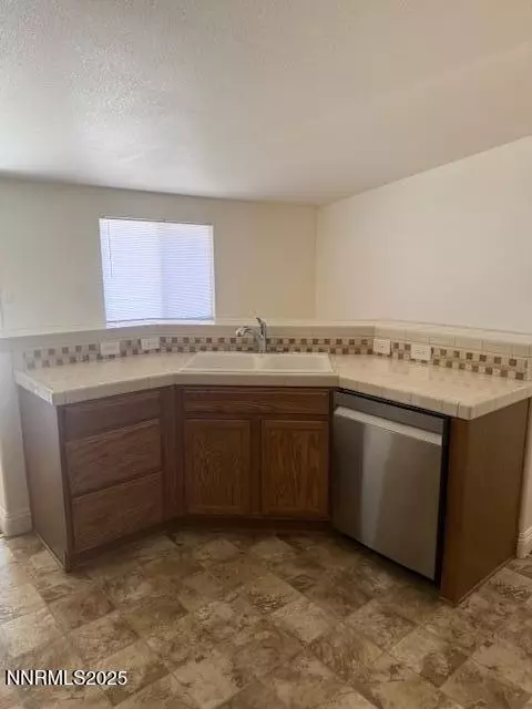 Kitchen - 667 Keppel St, Fallon, NV 89406 photo 2 of 6