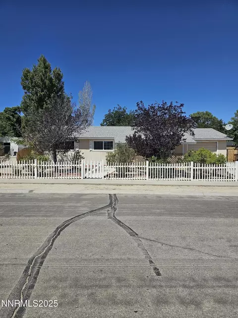 235 Birch St, Hawthorne, NV 89415