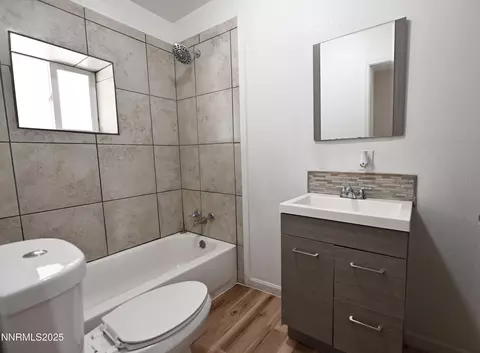 Bath - 659 Esmeralda St, Fallon, NV 89406 photo 1 of 1