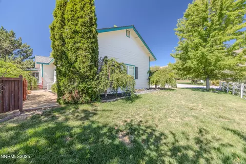 Exterior - 120 E Laramie Dr, Reno, NV 89521 photo 23 of 27
