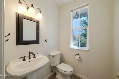 Bath - 120 E Laramie Dr, Reno, NV 89521 photo 7 of 7