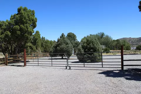 Exterior - 21945 Adobe Rd, Reno, NV 89521 photo 7 of 19