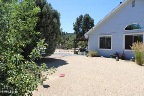 Exterior - 21945 Adobe Rd, Reno, NV 89521 photo 9 of 19