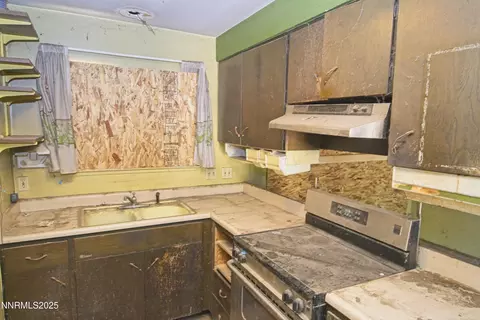1195 Silverada Blvd, Reno, NV 89512 photo 3