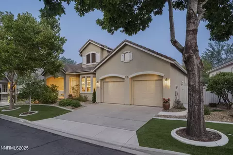 1074 Waverly Dr, Reno, NV 89519