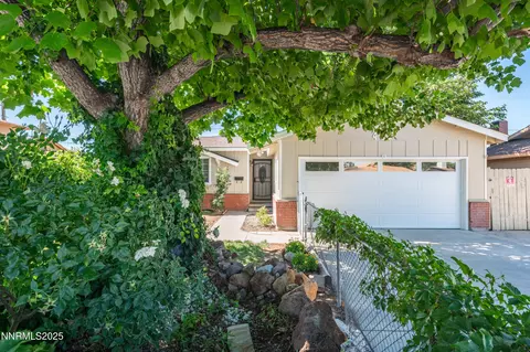 465 Lenwood Dr, Sparks, NV 89431