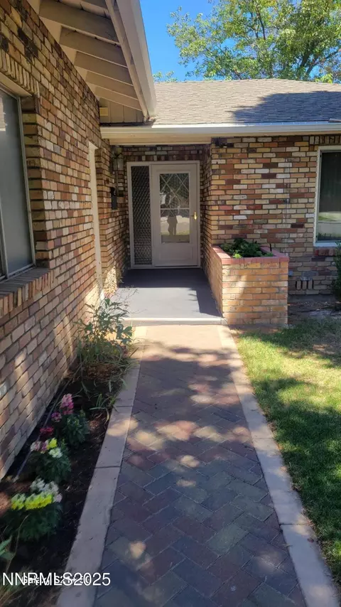 1010 W Winnie Ln, Carson City, NV 89701