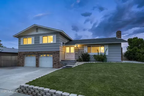 2745 Everett Dr, Reno, NV 89503