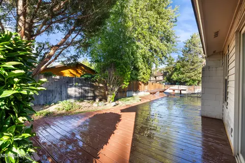 Exterior - 4550 Rio Poco Rd, Reno, NV 89502 photo 16 of 19