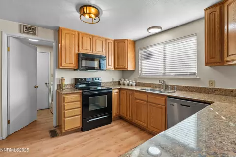 Kitchen - 4550 Rio Poco Rd, Reno, NV 89502 photo 3 of 6