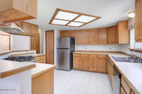 Kitchen - 5980 Kadee Ct, Fallon, NV 89406 photo 2 of 3