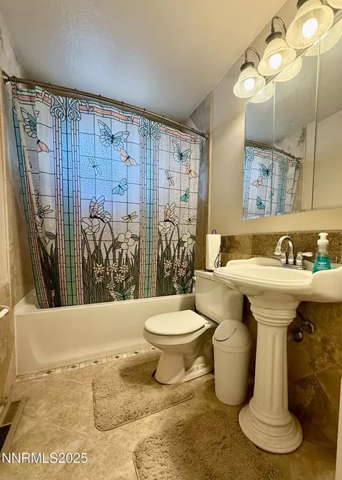Bath - 1380 Pine Rd, Fallon, NV 89406 photo 2 of 3