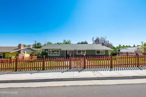 1480 Hunter Lake Dr, Reno, NV 89509