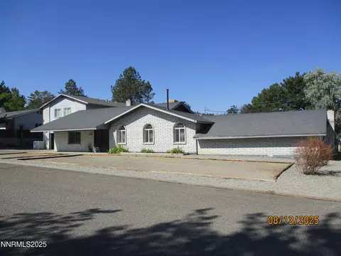 3200 Kensington Dr, Winnemucca, NV 89445