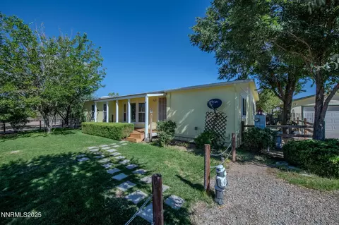 404 Cheryl St, Stagecoach, NV 89429