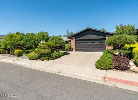 615 Shamrock Ln, Reno, NV 89509