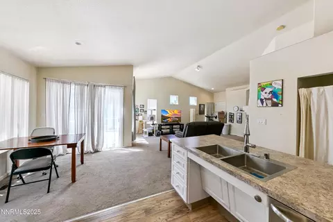 9597 Long River Dr, Reno, NV 89506