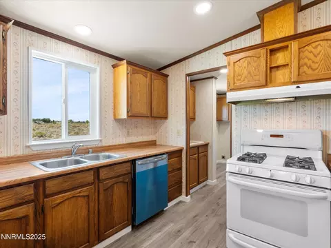 Kitchen - 4880 Cody Rd, Fallon, NV 89406 photo 2 of 3