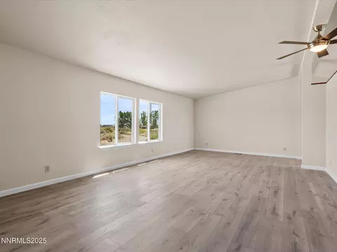 Living - 4880 Cody Rd, Fallon, NV 89406 photo 4 of 5