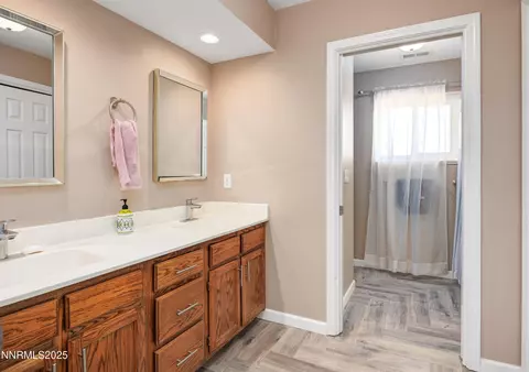 Bath - 455 Carson River Dr, Fallon, NV 89406 photo 2 of 5