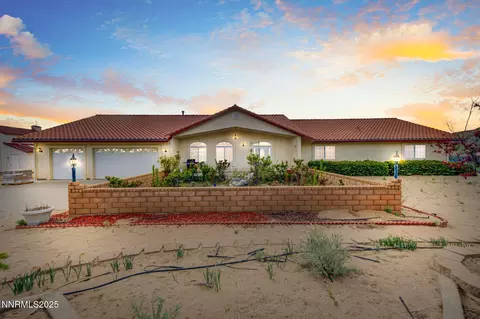 2872 Squires St, Minden, NV 89423