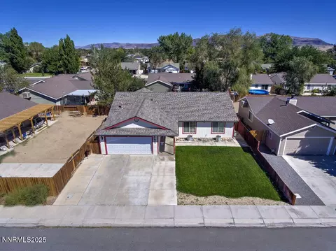 320 Wildrose Dr, Fernley, NV 89408