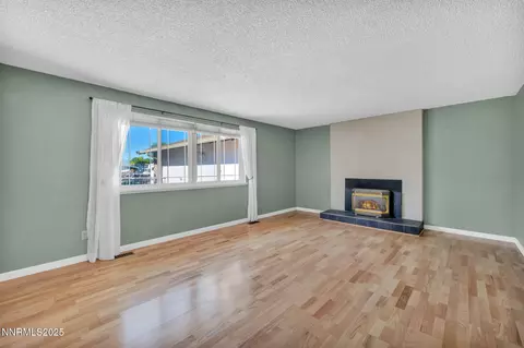 Living - 504 Boulder Dr, Carson City, NV 89706 photo 1 of 10