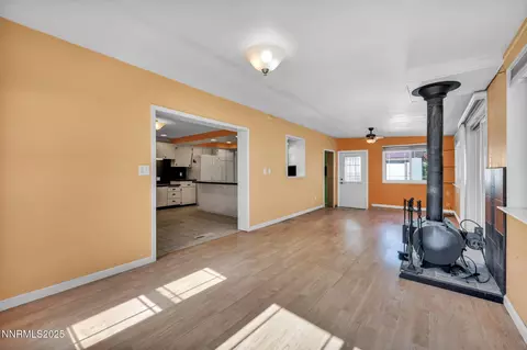 Living - 504 Boulder Dr, Carson City, NV 89706 photo 5 of 10