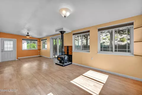 Living - 504 Boulder Dr, Carson City, NV 89706 photo 6 of 10