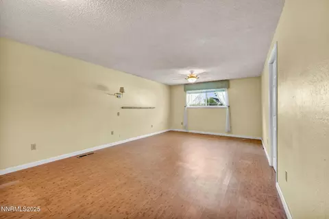 Living - 504 Boulder Dr, Carson City, NV 89706 photo 7 of 10