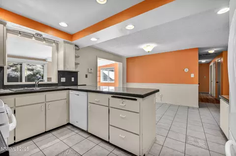 Kitchen - 504 Boulder Dr, Carson City, NV 89706 photo 5 of 11